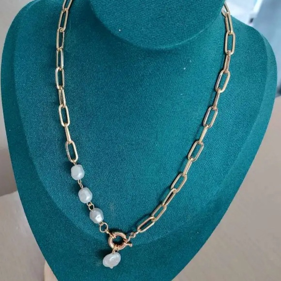 Vintage Style Pearl Necklace - Picture 2 of 2